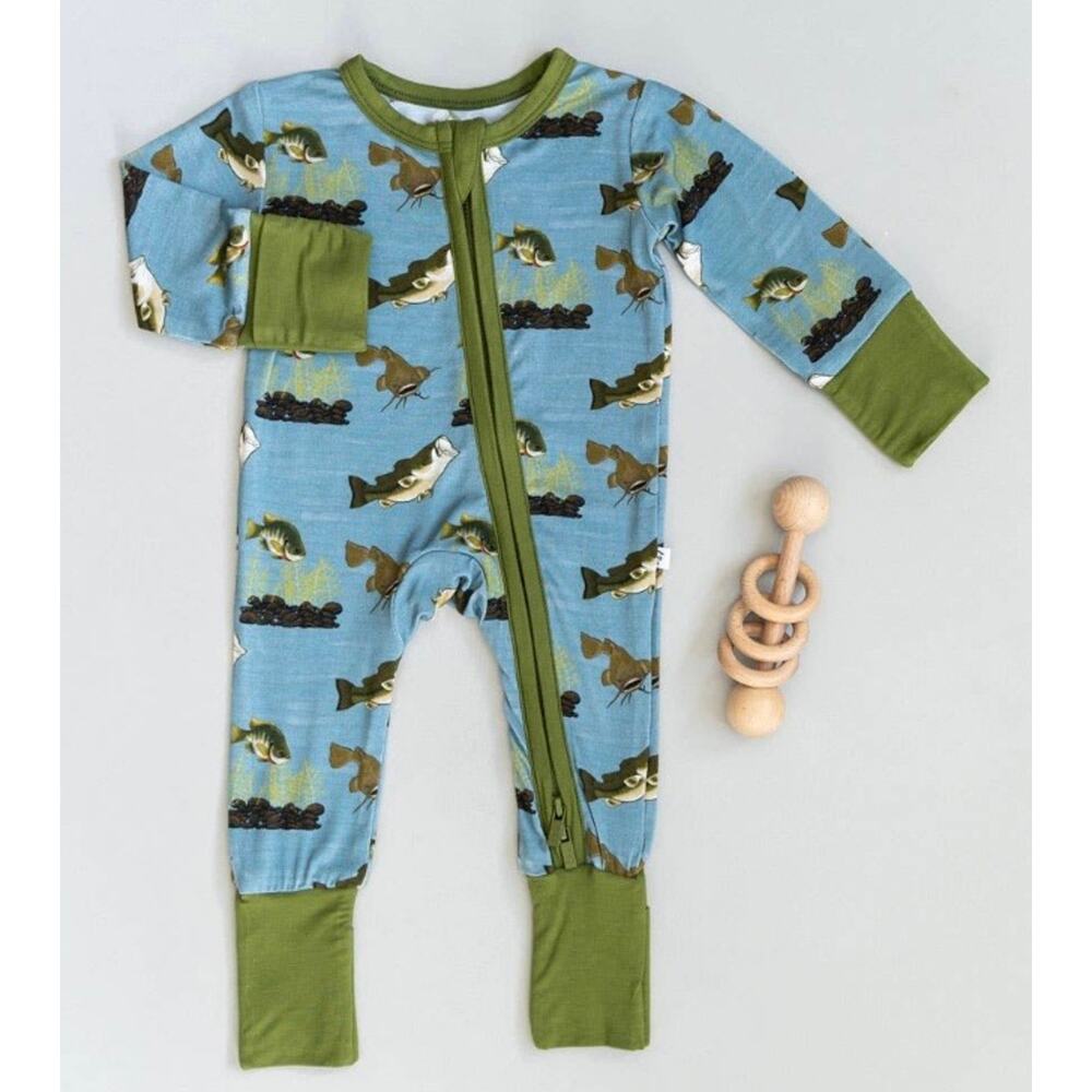 NWT/NIB Laree + Co Malakai Fish Bamboo Convertible Three Way Zipper Footie 4T